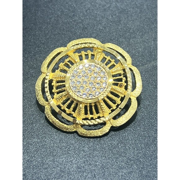 Vintage 1950s Sphinx Flower Brooch – Goldtone with Sparkling Crystals - Picture 2 of 6